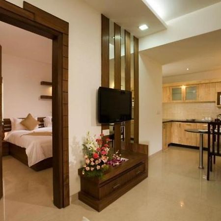 The Nines Business Hotel บังกาลอร์ ภายนอก รูปภาพ