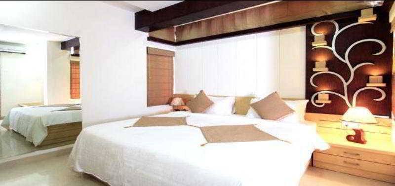 The Nines Business Hotel บังกาลอร์ ภายนอก รูปภาพ